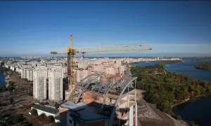 Фото, відео: стихія у Києві ламала дерева і обвалила шляхопровід