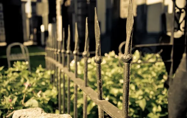 Злочини рф: супутникові знімки підтвердили масштаби поховань у Маріуполі