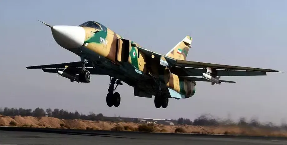 Pakistan may have been secretly receiving Iranian military aircraft, according to CBS News