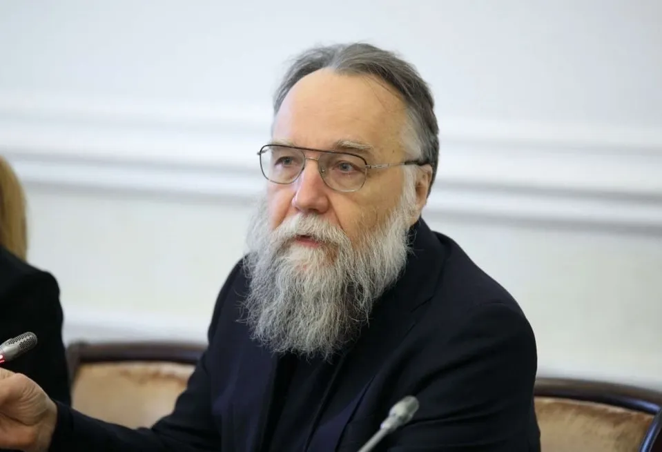 Дугин призвал к массовому переселению россиян из мегаполисов из-за угрозы ядерной войны