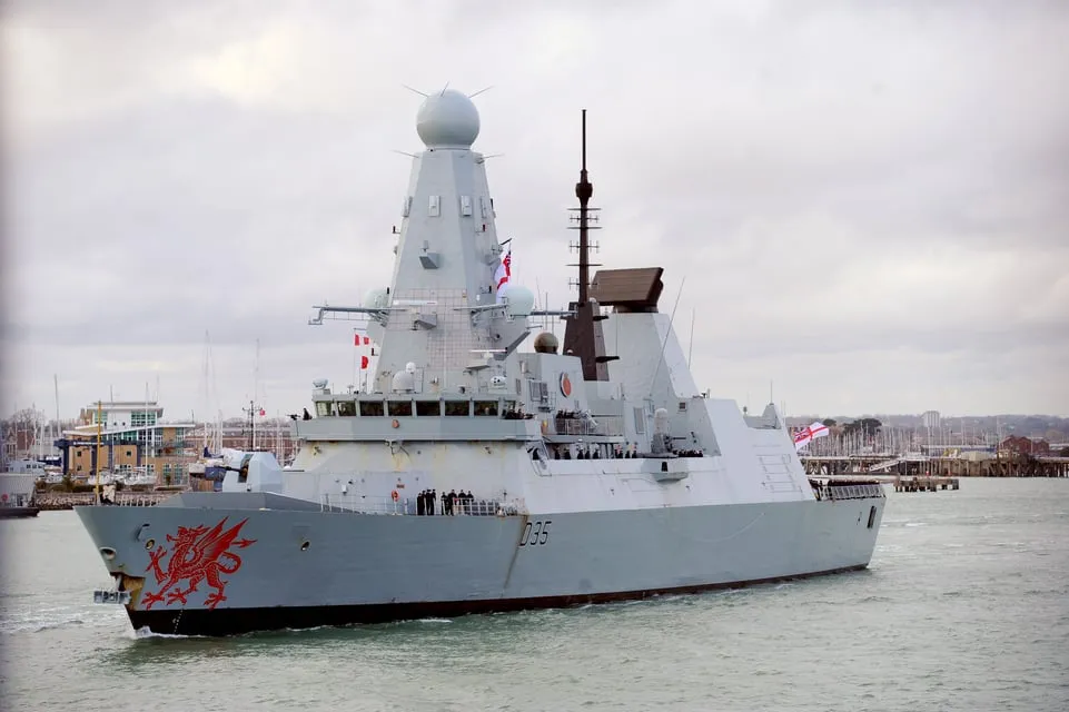 Британський есмінець HMS Dragon прибув на Кіпр для захисту військових баз