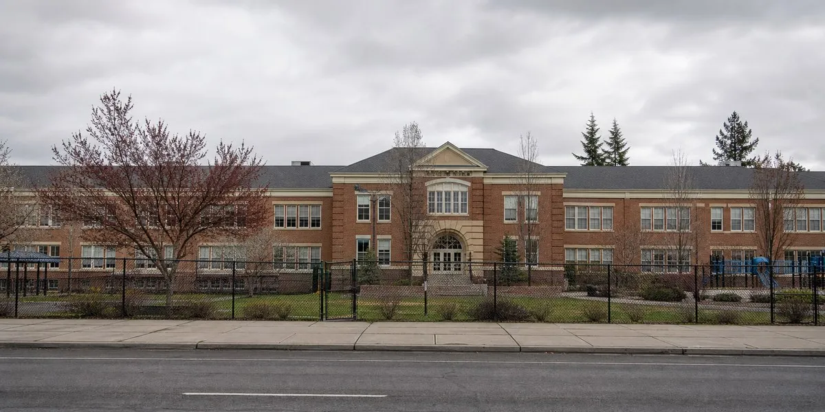 Oregon father speaks for first time about stopping school shooter — The Guardian