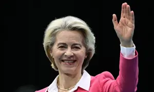 Новий парламент Угорщини почав роботу і повернув прапор ЄС