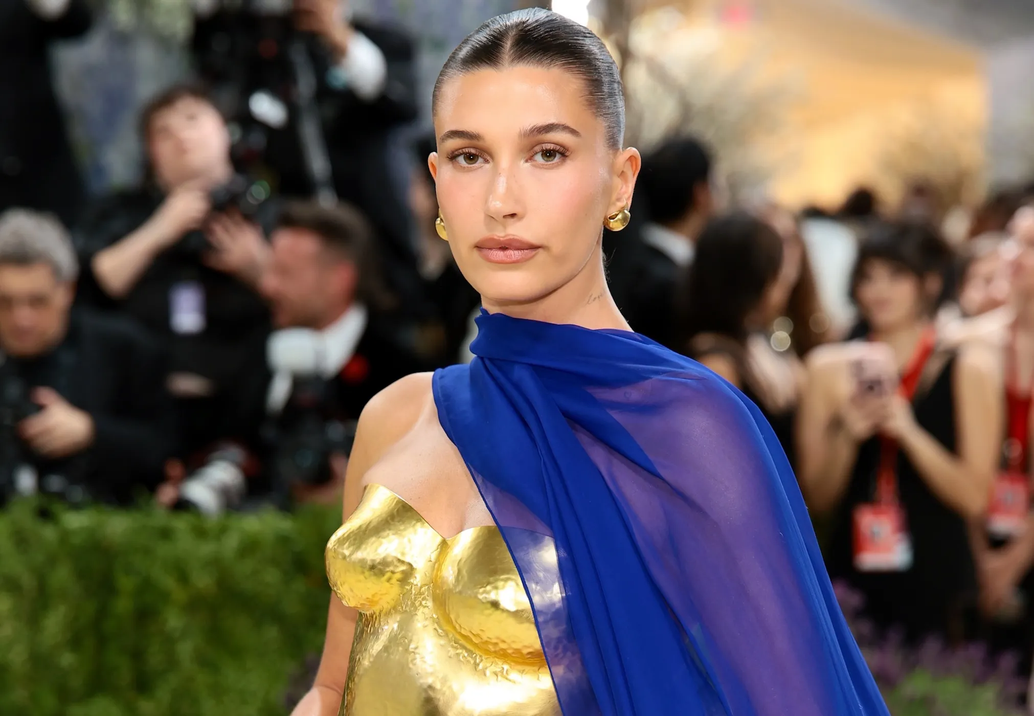 На Met Gala 2026 Гейлі Бібер обрала скульптурну елегантність