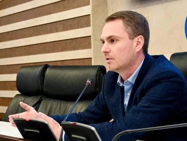 A Council committee unanimously supported Kravchenko's dismissal