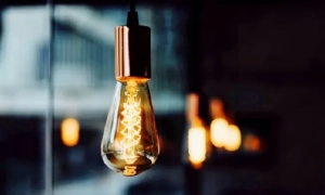 Відео: у Києві військовослужбовець скоїв смертельну ДТП, постраждали діти