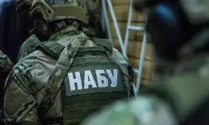 Фото: в Україну прибули два патрульні катери типу Island