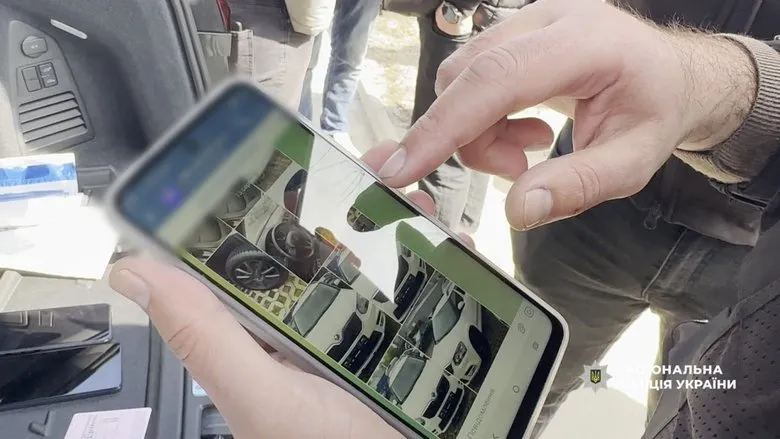 На Одещині затримали шахраїв за обман військових на продажі авто