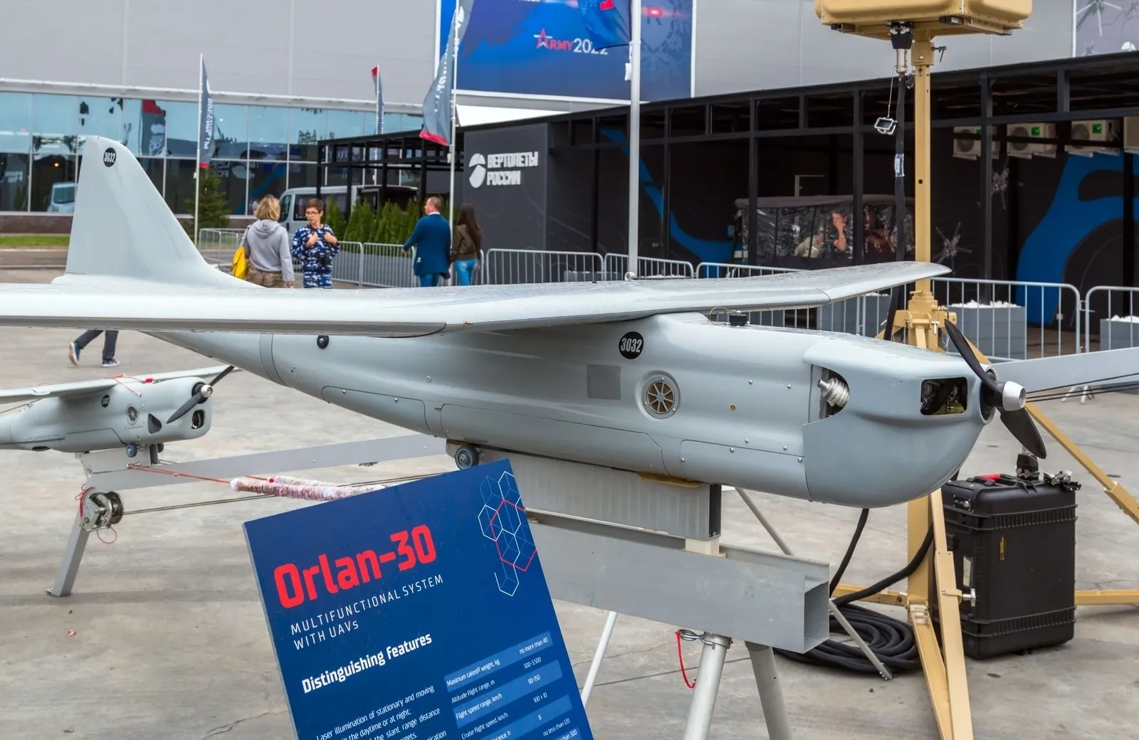 Video: Ukrainian military shot down a Russian Orlan-30 at a record distance