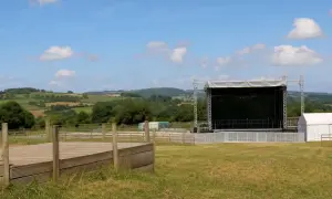拉特克利夫称英国正在衰落——《卫报》