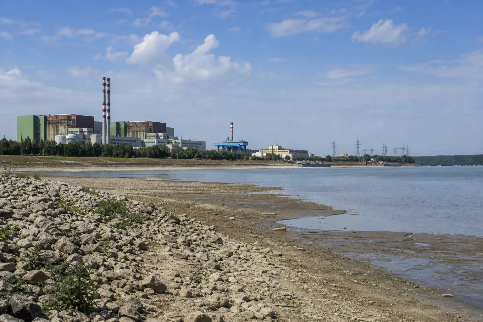 The last turbine at the Paks Nuclear Power Plant is operating as the Danube reaches critical levels