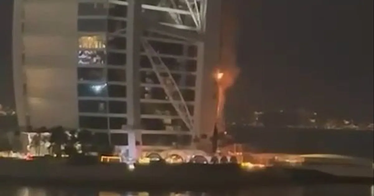 У Дубаї іранський дрон атакував готель Бурдж-аль-Араб, є загиблі та поранені