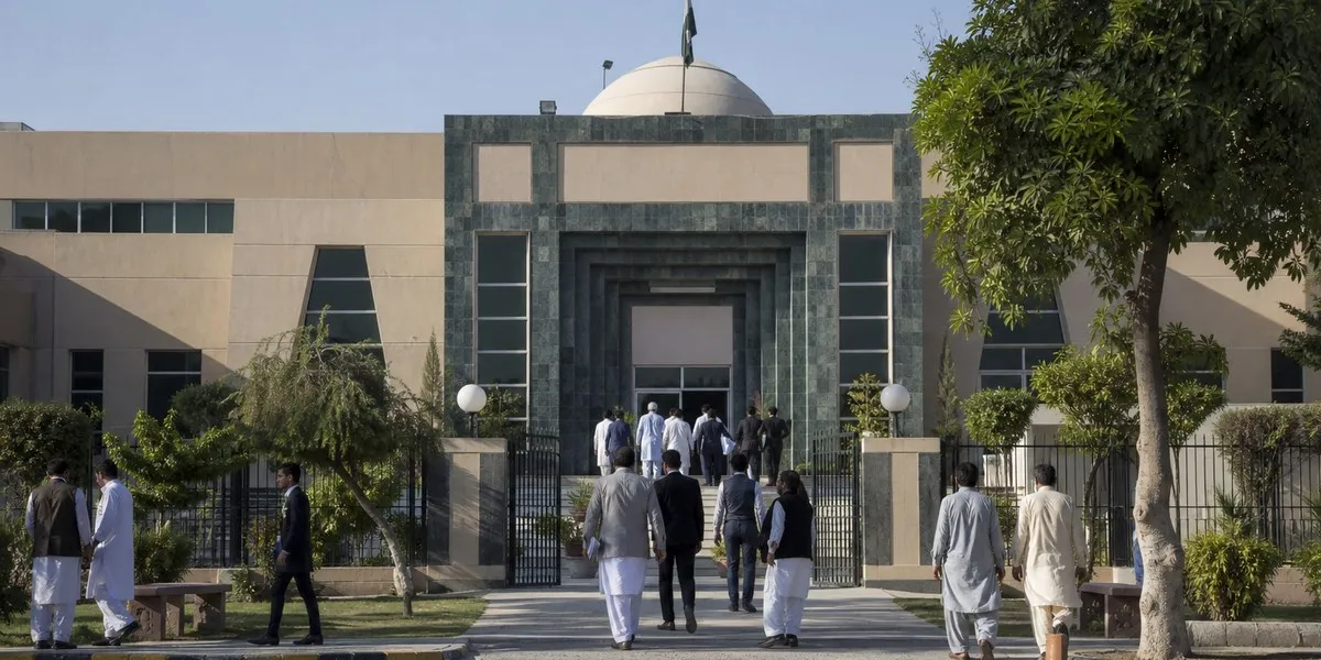 Pakistani court approves contractor’s 20 million rupee settlement deal — Dawn