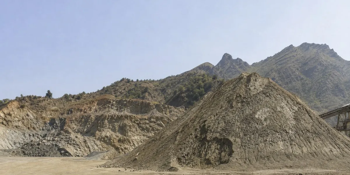 W Pakistanie rozpoczęto wydobycie pucolany dla zapory Diamer-Basha — Dawn