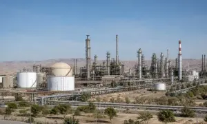 Pakistan cuts petrol and diesel prices — Dawn