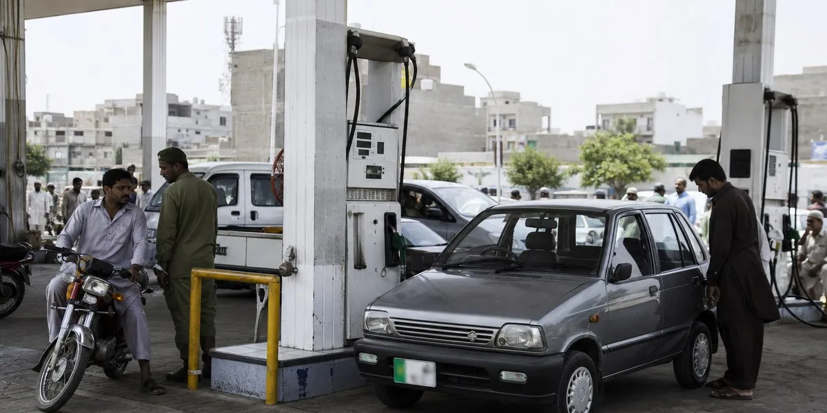 Pakistan cuts petrol and diesel prices — Dawn