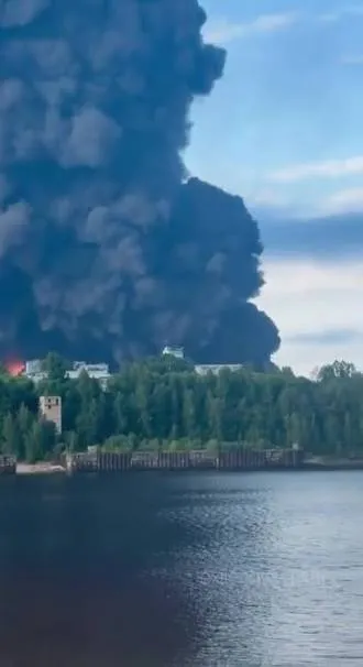 Drones attacked an oil depot in Rybinsk, Russia – video
