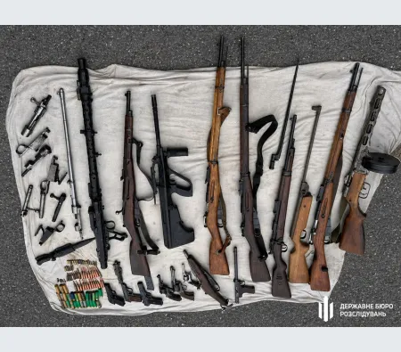 Arms dealers, including a prison employee, were apprehended in the Vinnytsia region