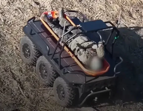 19-річна контрактниця провела безнадійну евакуацію пораненного з поля бою