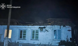 рф атакувала Чернігівщину дронами та «Геранями», пошкоджено будинки, авто й заправку