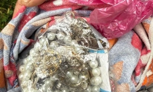 У Києві викрили «відьму», яка видурила у дівчини золото на 120 тисяч гривень – фото