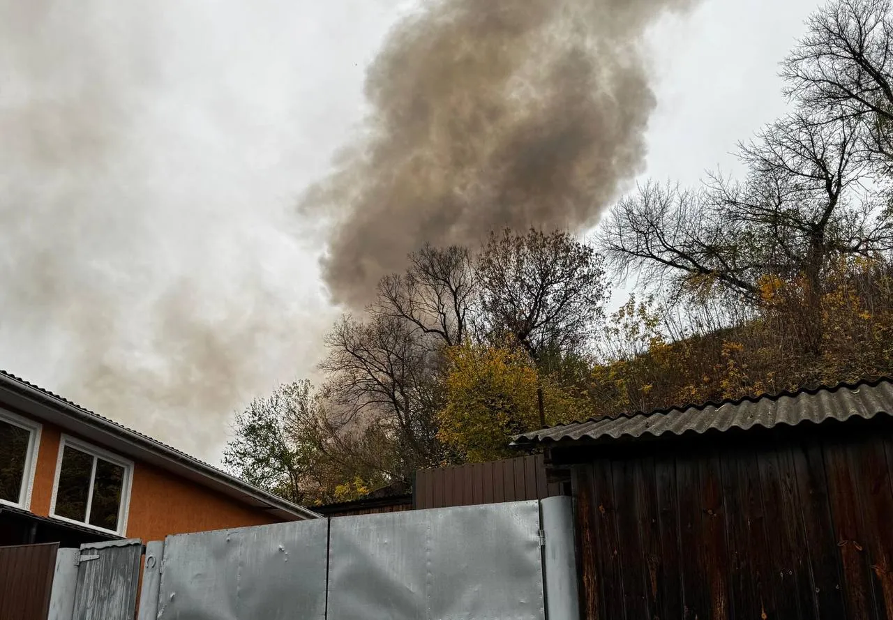 По Новгород-Сіверському вдарили десятки шахедів, є загиблі та поранені По Новгород-Сіверському вдарили десятки шахедів, є загиблі та поранені