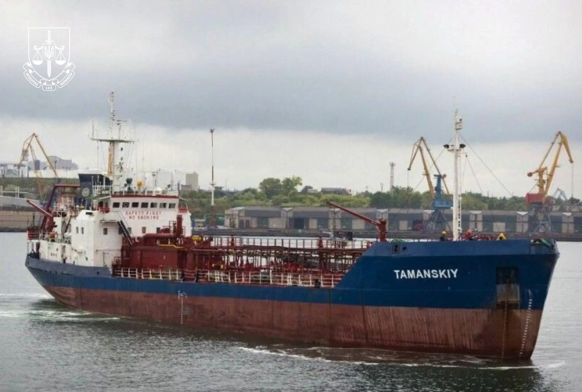 Викрито чиновників, які за безцінь здали в оренду державні танкери