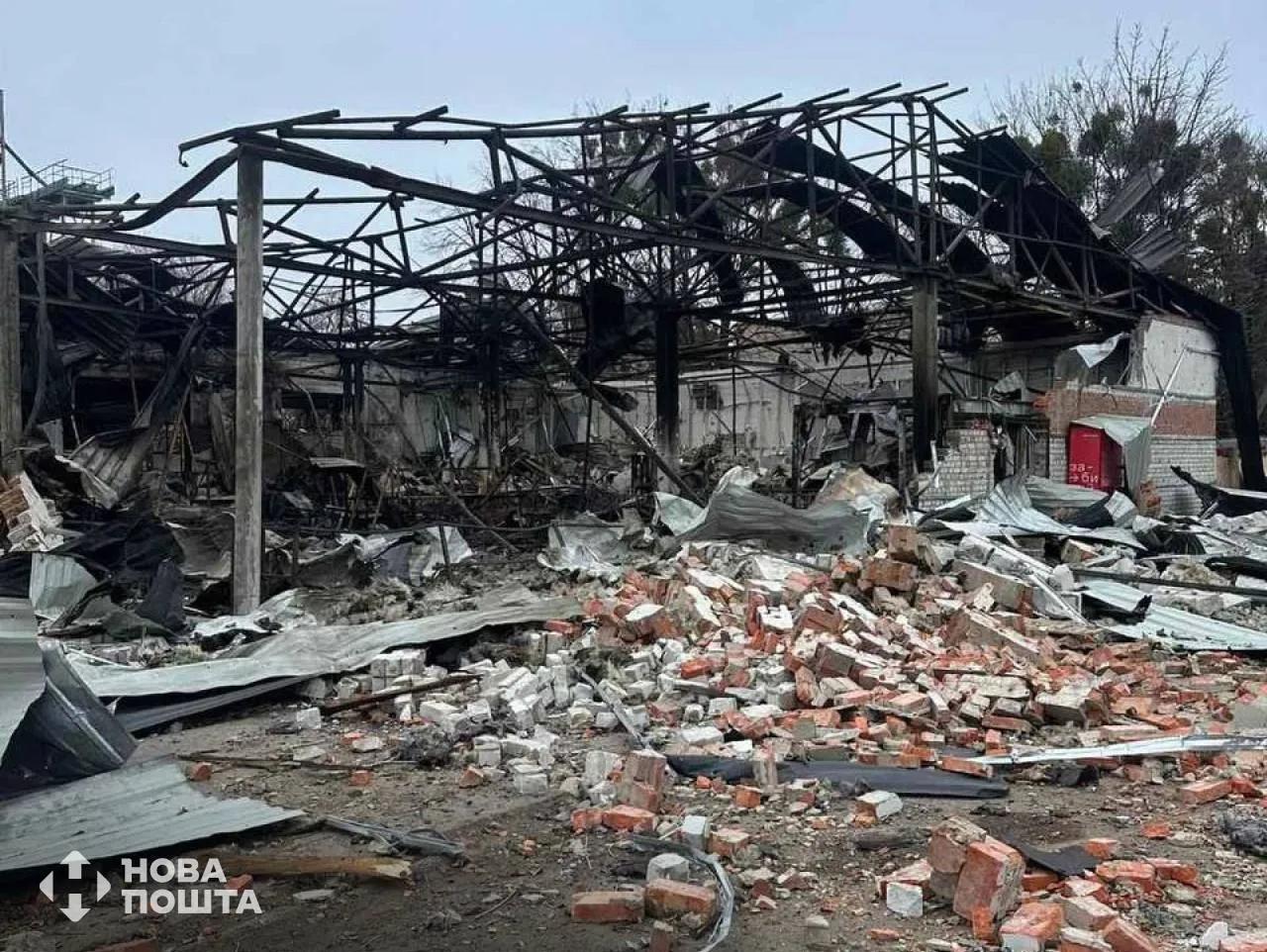 Ударом рф знищено відділення «Нової пошти» у Чугуєві з посилками на 10 млн грн