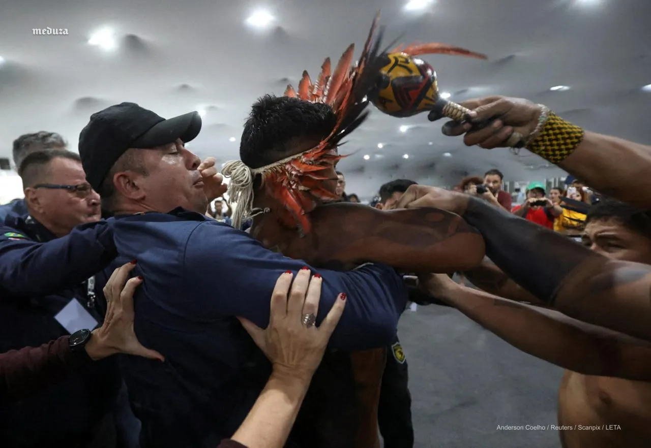 На климатичний саміт ООН увірвались пердставники корінних народів Бразилії – фото