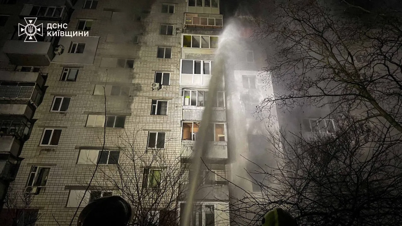 Окупанти вдарили по Вишгороду, є жертви