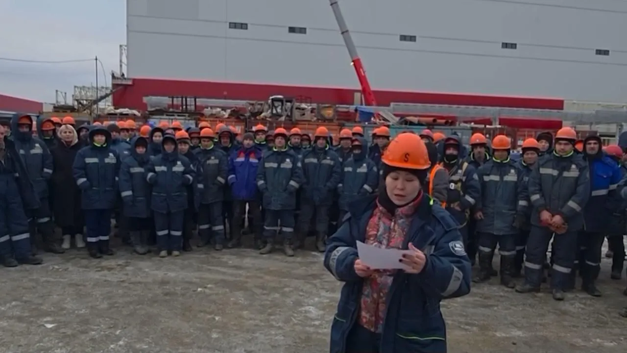 Workers at Russia’s largest ore deposit complain about unpaid wages