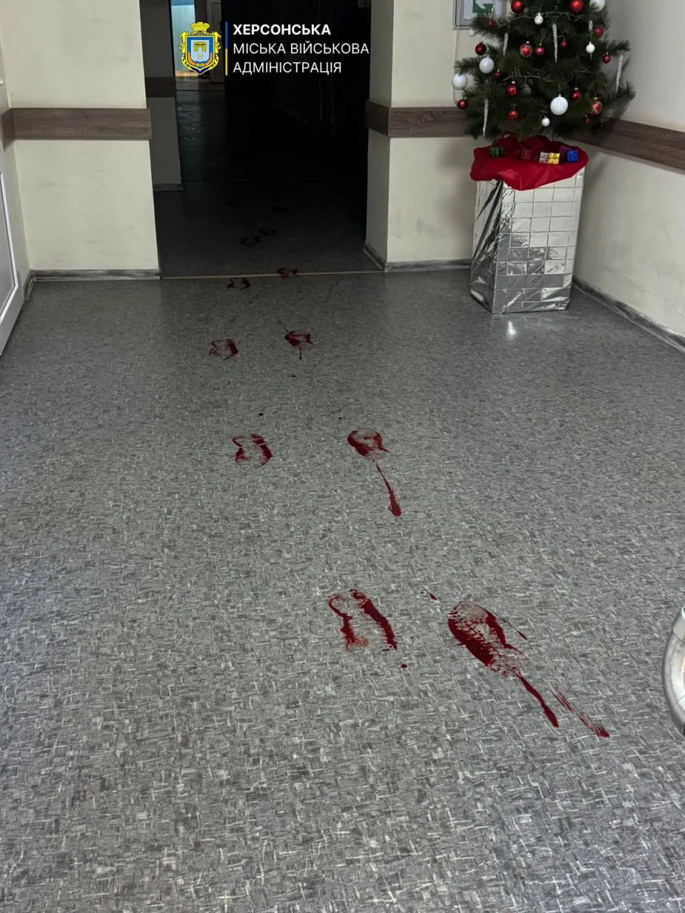 Росіяни обстріляли лікарню в Херсоні, є жертва