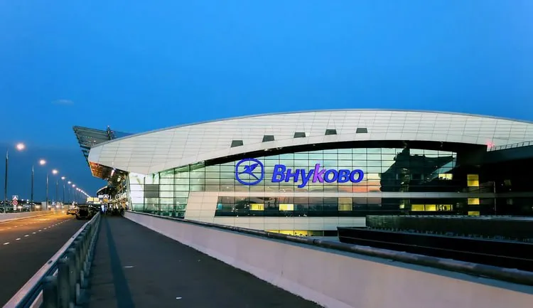 У Москві понад 300 рейсів затримано або скасовано через атаку безпілотників