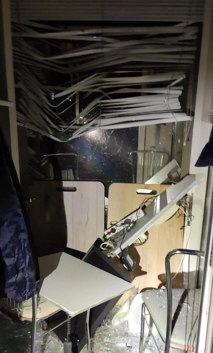 Фото: в Києві під час нічного удару рф пошкоджено посольство Катару