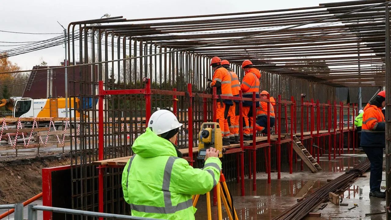 рф залучає рекордну кількість мігрантів з Індії та Бангладеш через гострий кадровий голод