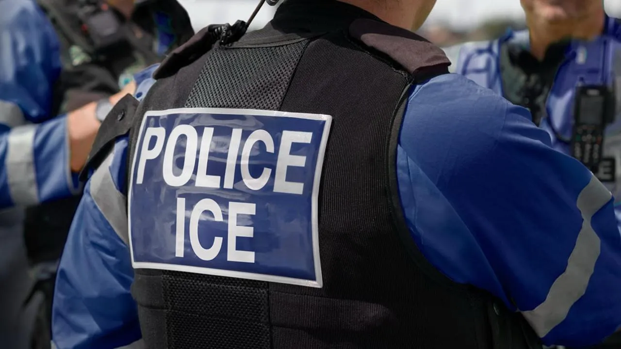 Масштабні рейди ICE, 800 росіян опинились під загрозою депортації