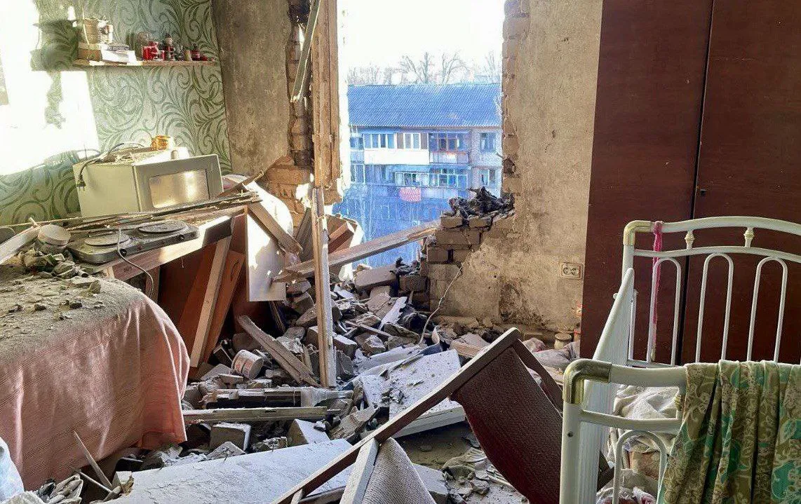 Росіяни обстріляли Дніпропетровщину, є поранені та пошкоджене підприємство і житло