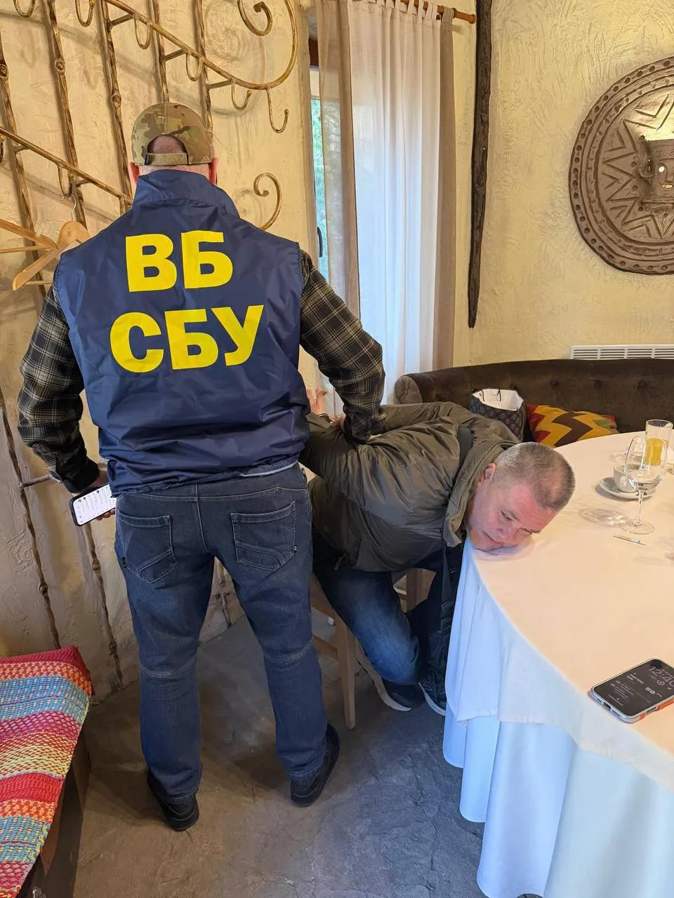 Офіс Генпрокурора підтвердив викриття топкерівників СБУ, які «кришували» видобуток бурштину