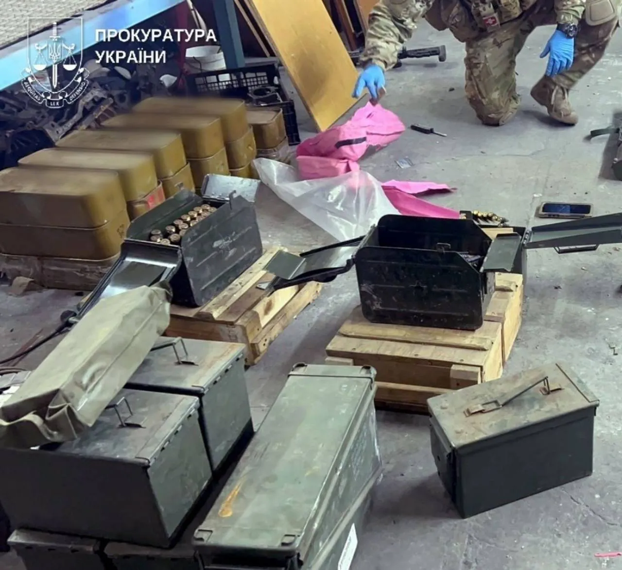 В Україні викрили канал незаконного постачання зброї з районів бойових дій