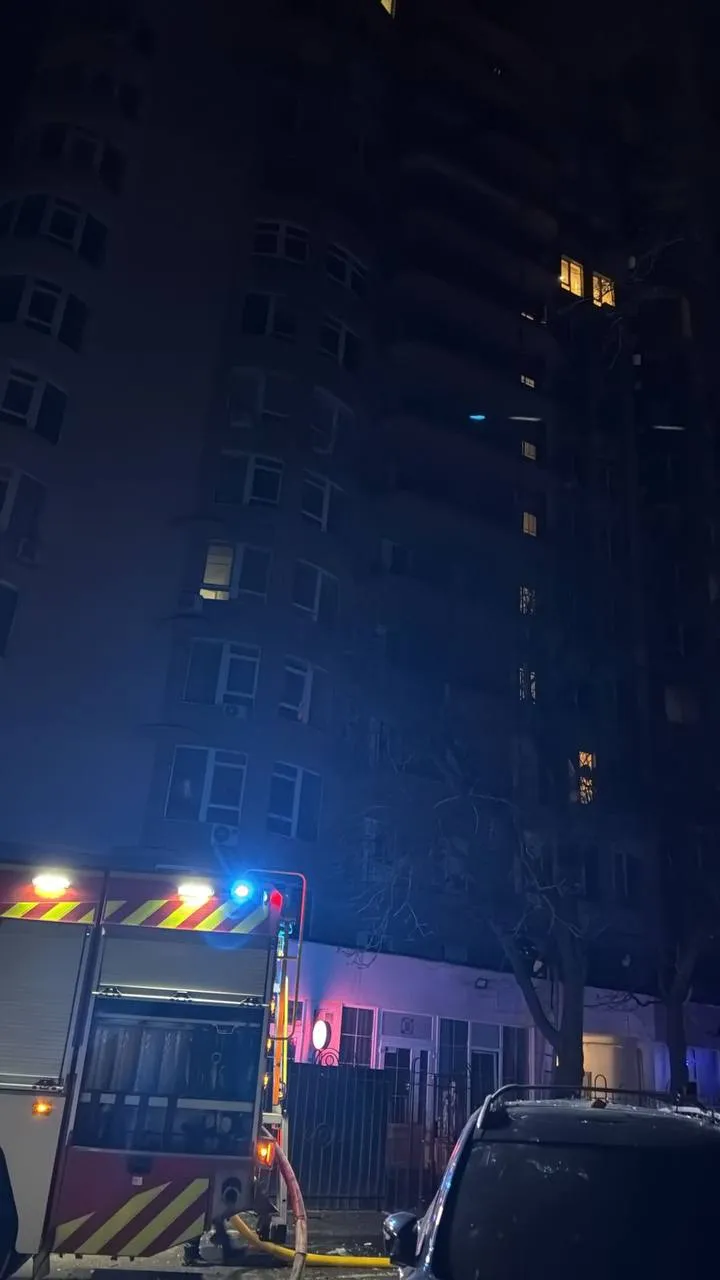 (Відео) В Одесі збільшилась кількість постраждалих через атаку РФ, зруйновано багатоповерхівку