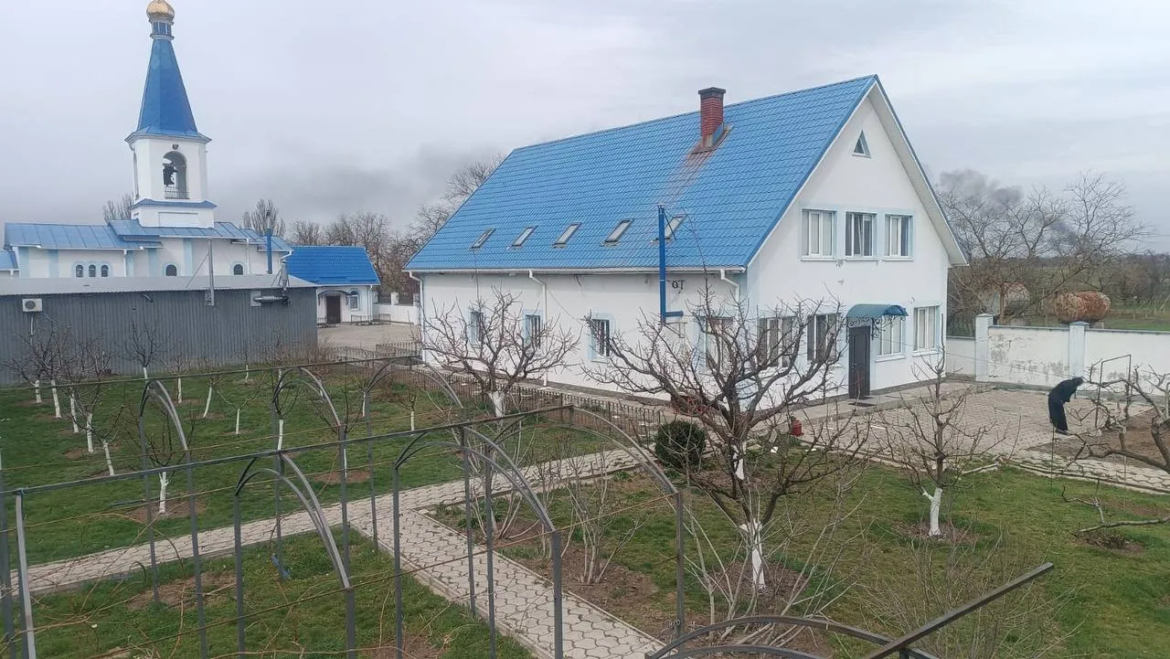 Фото: на Херсонщині росіяни обстріляли монастир УПЦ МП