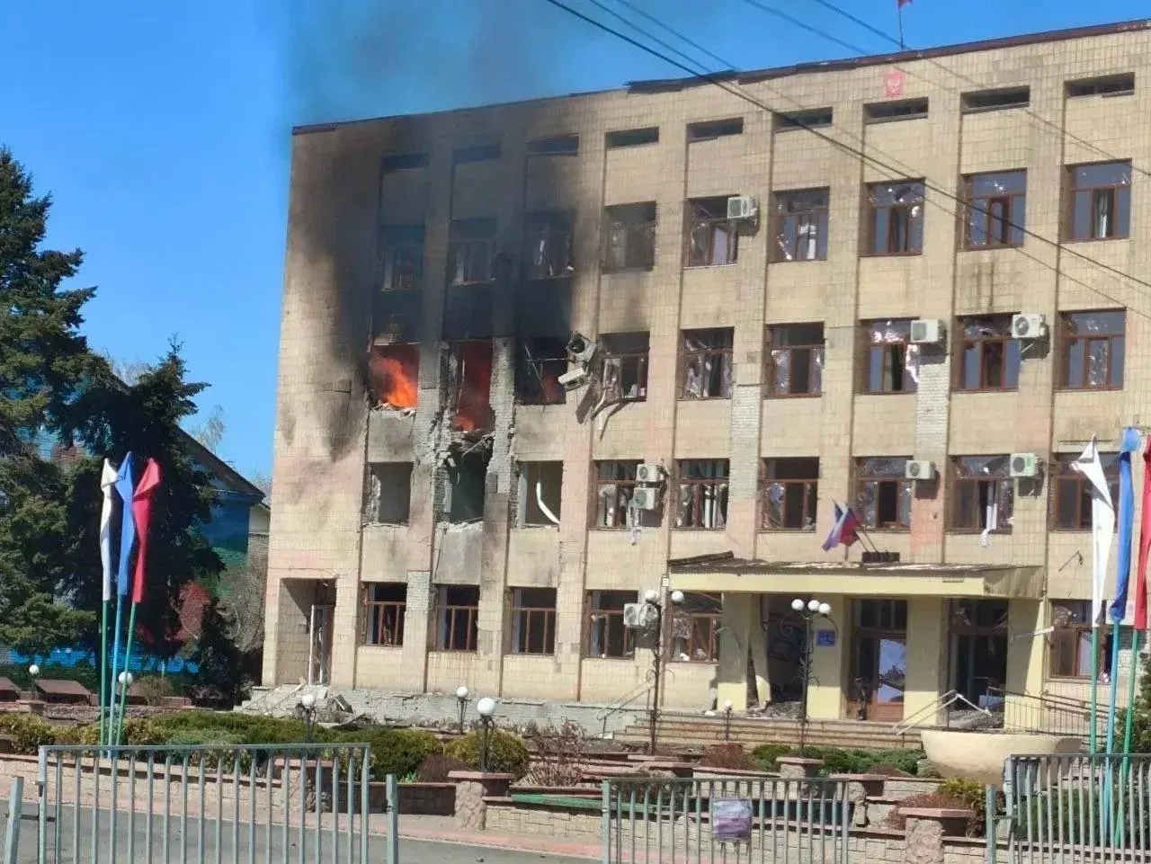 У Старобільську дрони завітали до будівлі окупаційної адміністрації – фото