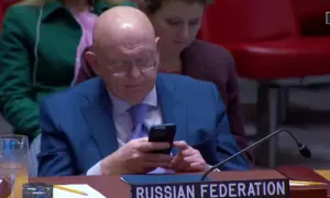 Відео: літак повернувся до аеропорту по забуту дитину