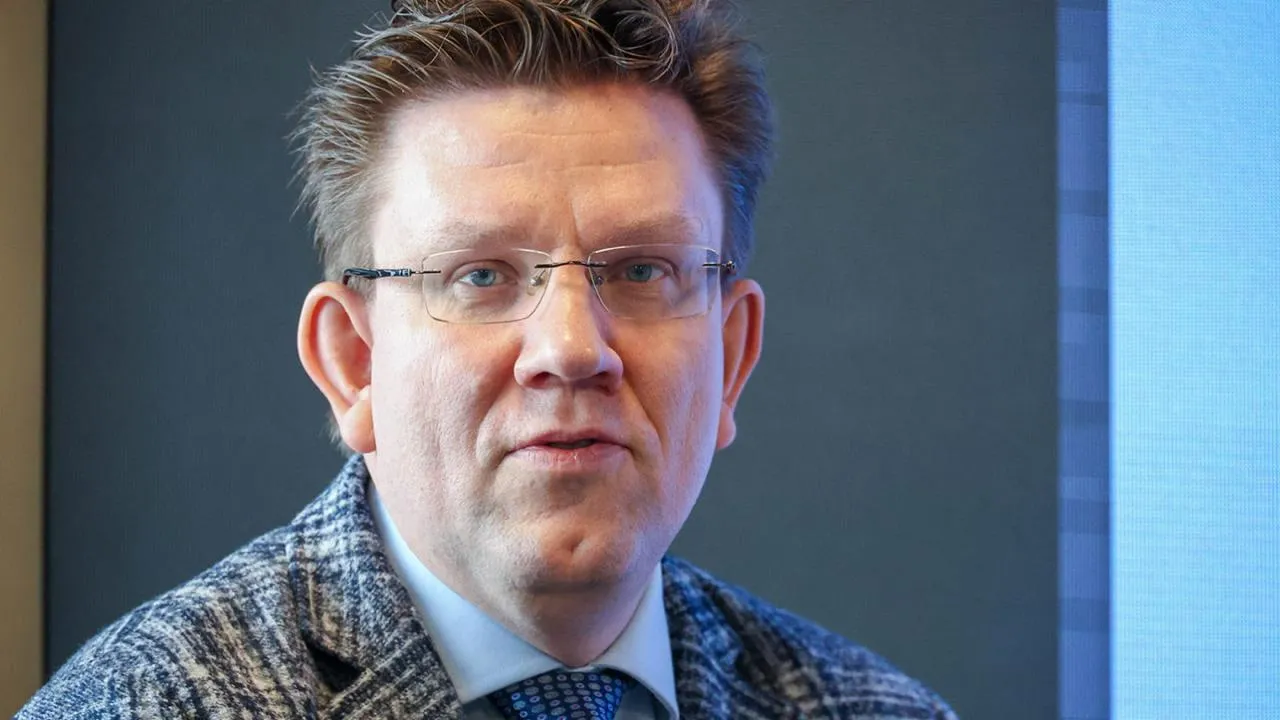 В РФ гендиректора найбільшого видавництва затримали за поширення «ЛГБТ-літератури»