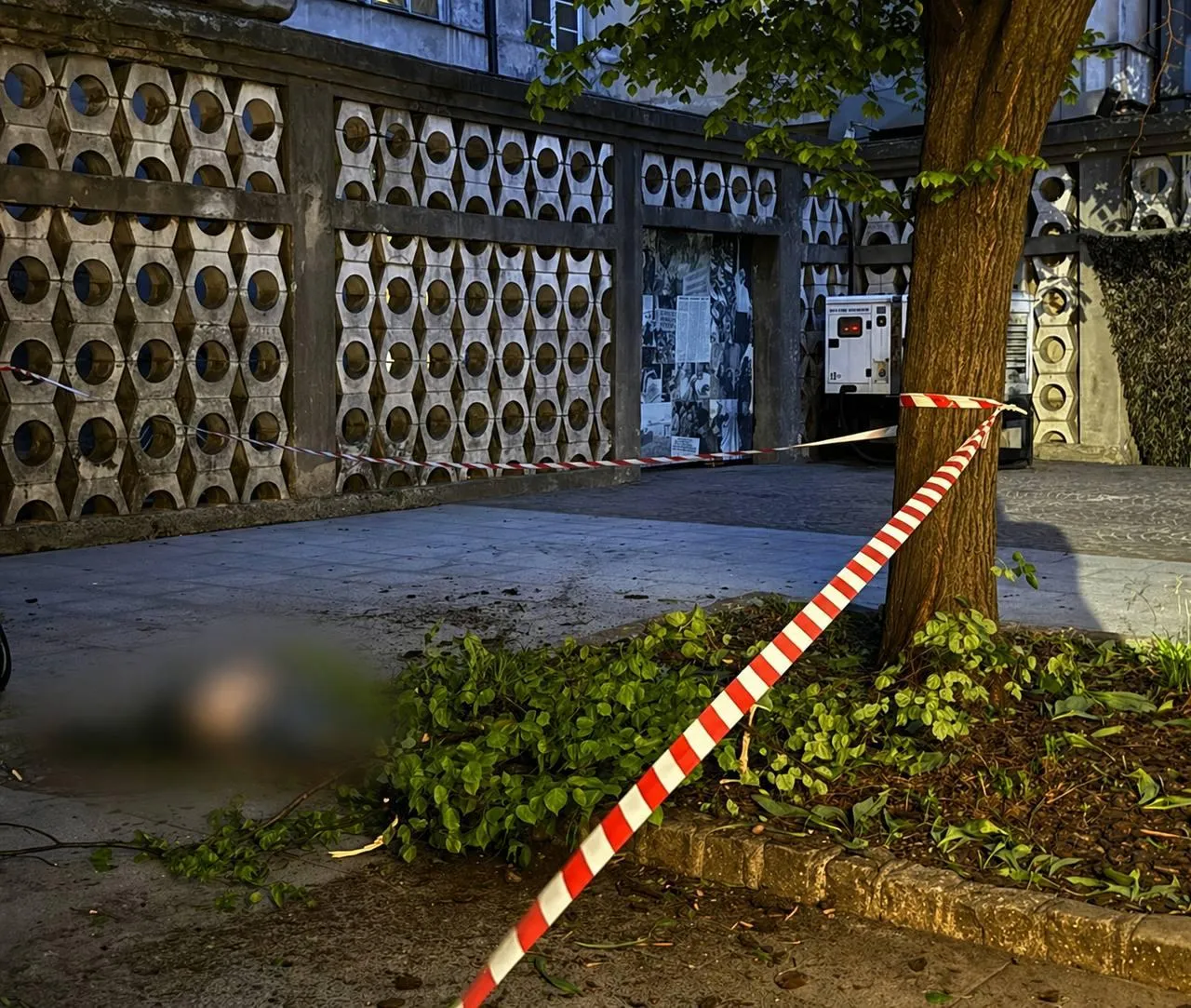 У Львові австралієць вчинив самогубство, стрибнувши з Ратуші