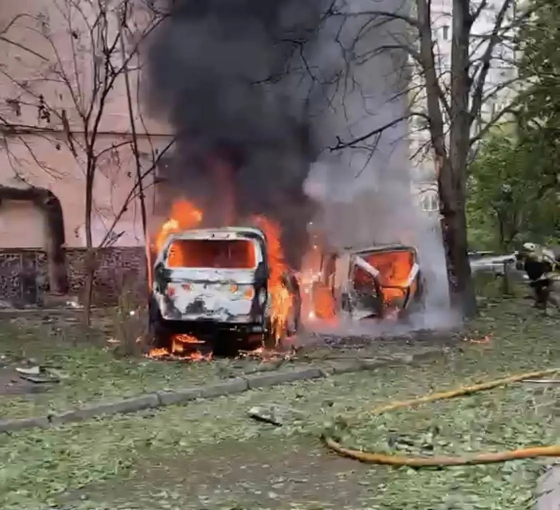 Russia attacked Odessa: people were injured and cars caught fire