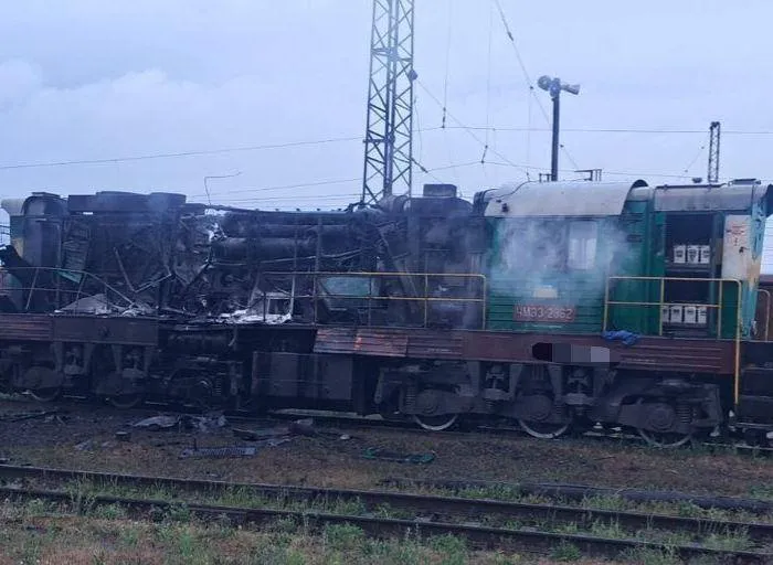 Росія атакувала залізницю на Харківщині, пошкоджено локомотив «Укрзалізниці»