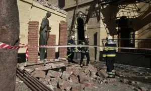 У Києві дві дівчинки вистрибнули з 15-го поверху