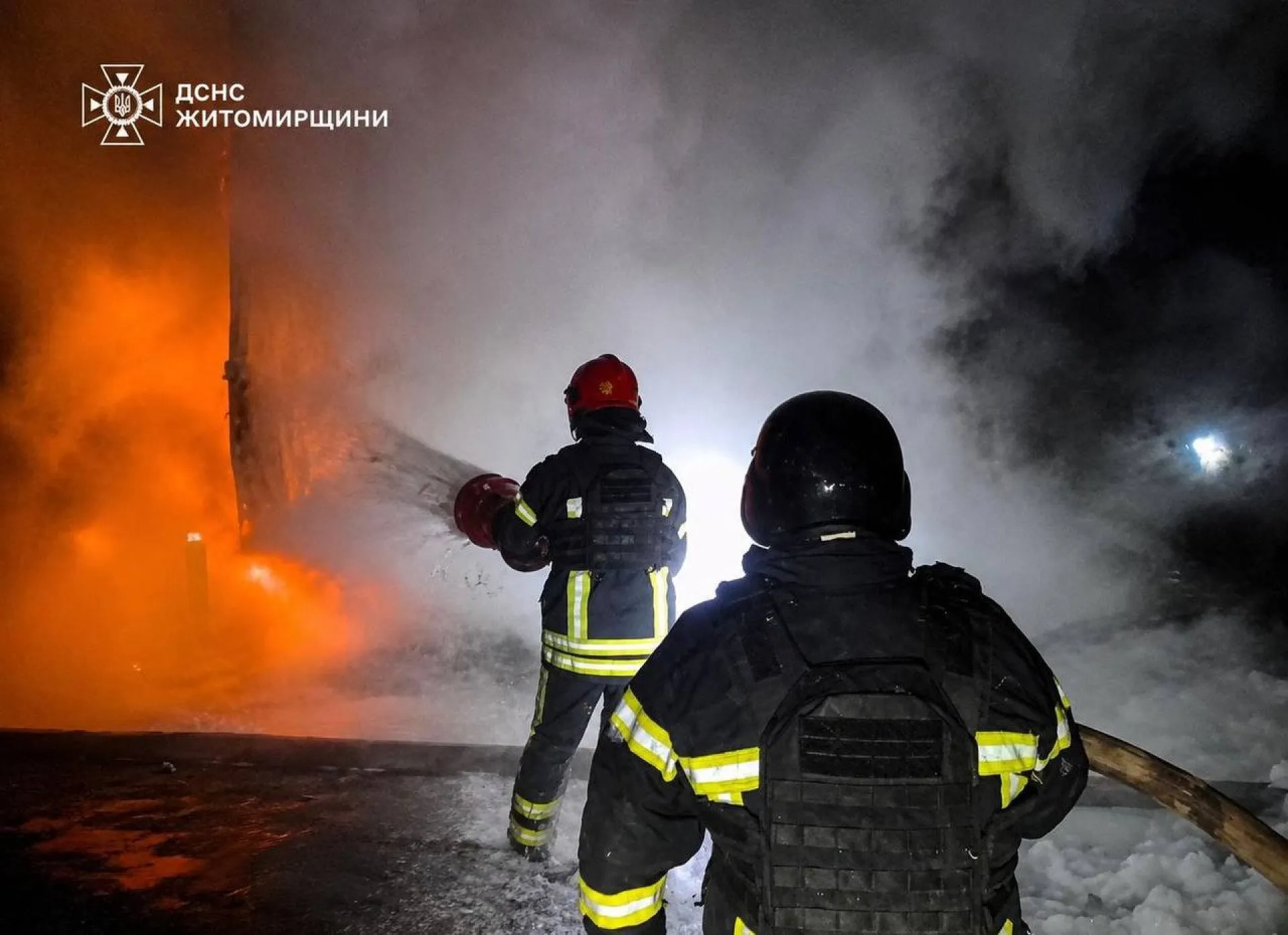 Росія атакувала транспортну інфраструктуру Житомирщини, спалахнули пожежі