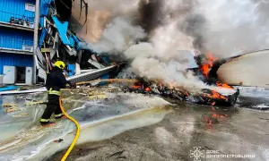 Внаслідок нічної атаки палає «серце Одеси» – ринок «Привоз»